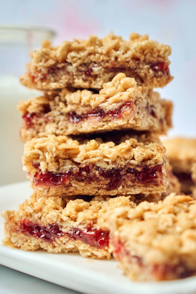 Easy No-Bake Peanut Butter Jelly Oat Bars