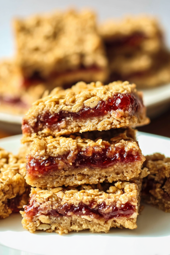 Easy No-Bake Peanut Butter Jelly Oat Bars