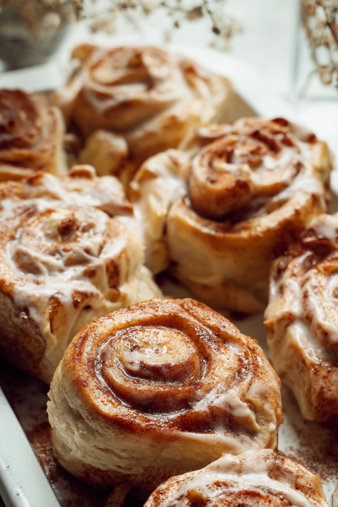 apple cinnamon rolls