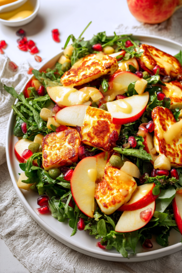 honey glazed halloumi salad