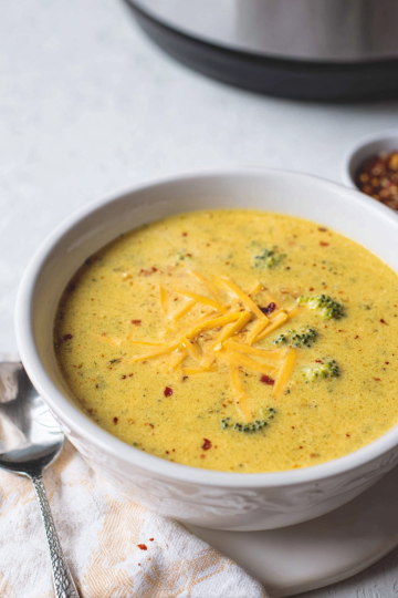 Instant Pot Broccoli Cheddar Soup