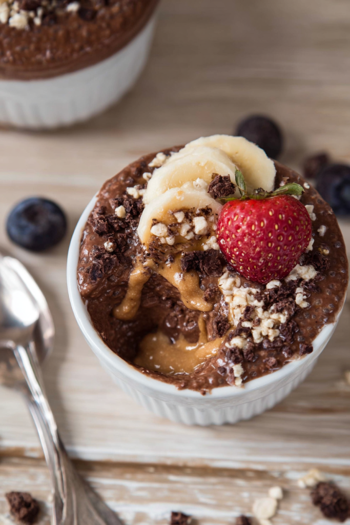healthy chocolate chia seed pudding